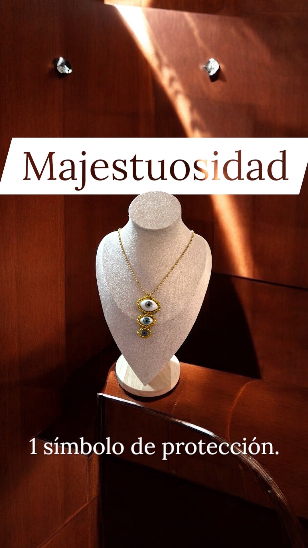 Collar triple mirada